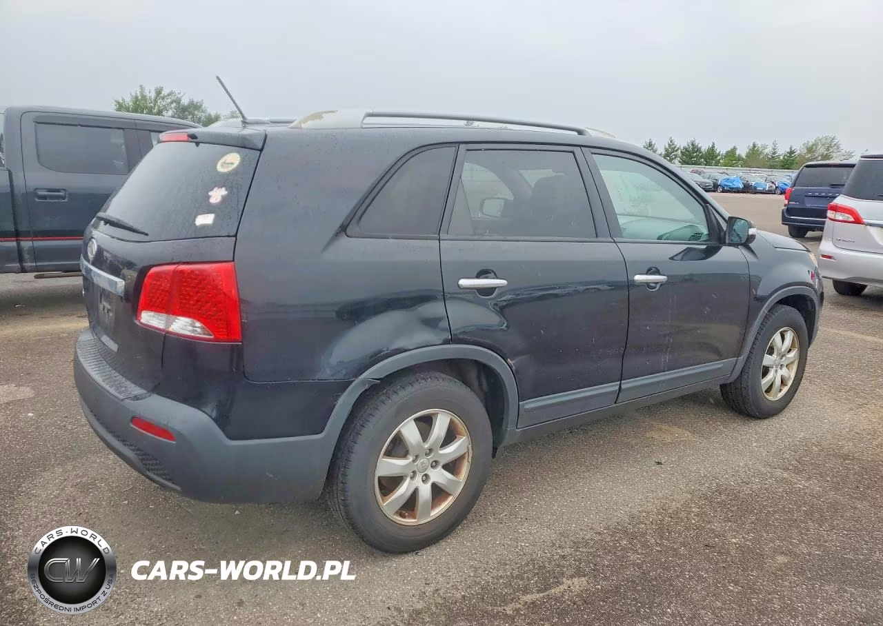 2013 Kia Sorento Lx VIN:5XYKT3A62DG324328 - 3