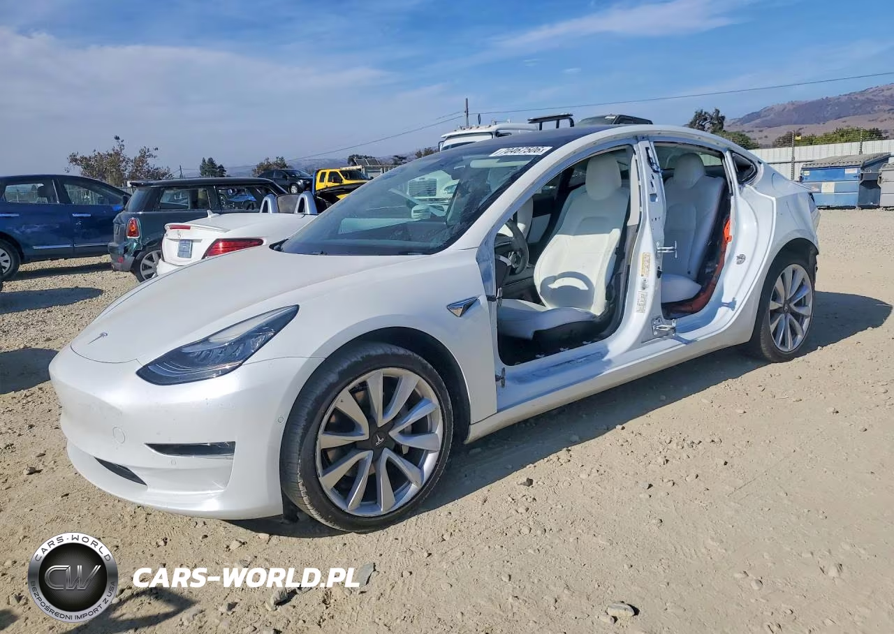 2020 Tesla Model 3 VIN:5YJ3E1EB4LF640474 - 1