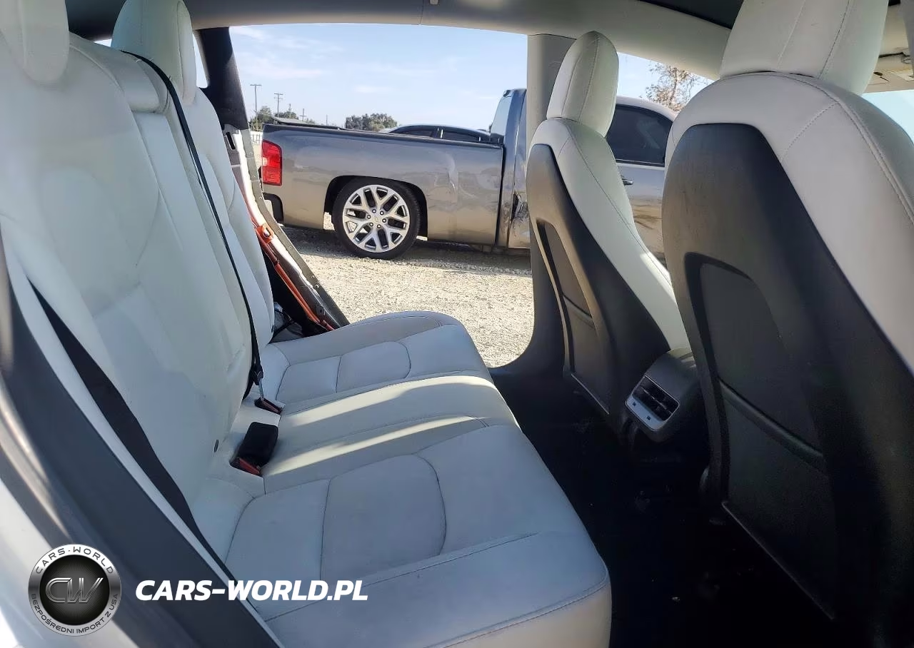 2020 Tesla Model 3 VIN:5YJ3E1EB4LF640474 - 10