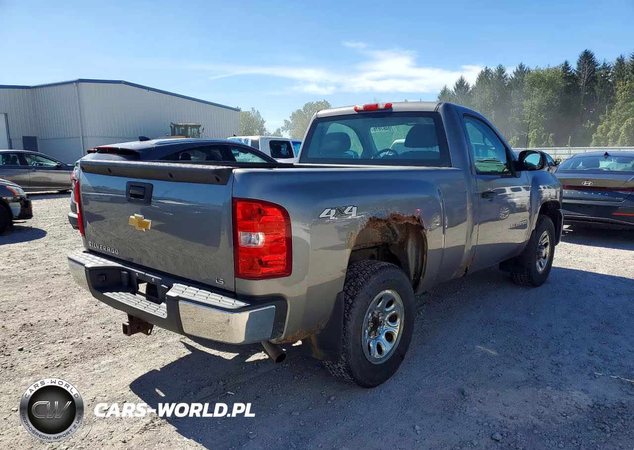 2012 Chevrolet Silverado K1500 VIN:1GCNKPEA8CZ329314 - 3