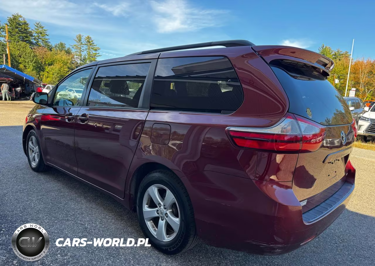 2016 Toyota Sienna Le VIN:5TDKK3DC6GS703389 - 3