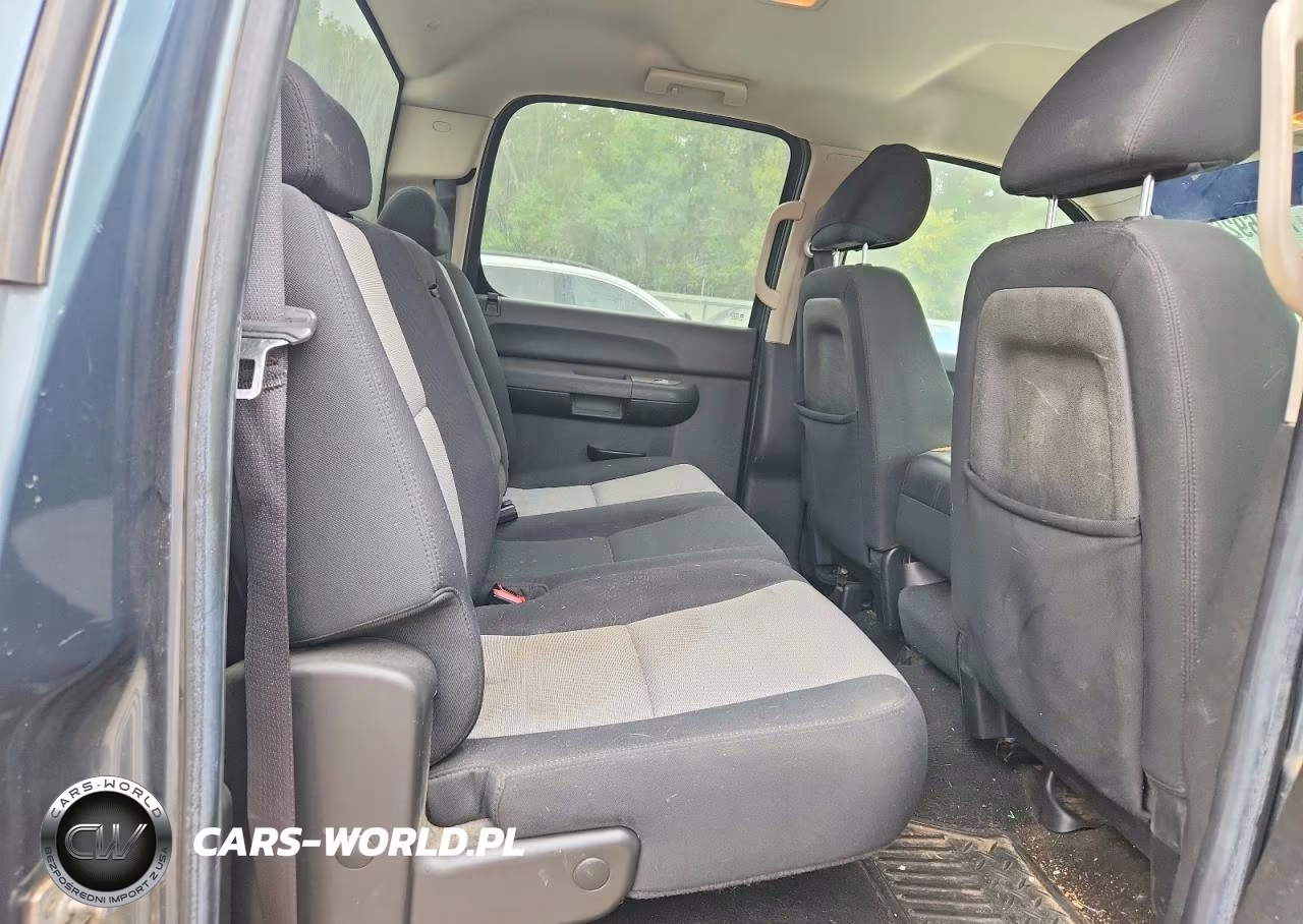 2008 Chevrolet Silverado C1500 VIN:2GCEC13C381190496 - 10