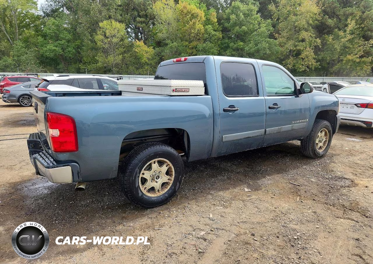 2008 Chevrolet Silverado C1500 VIN:2GCEC13C381190496 - 3