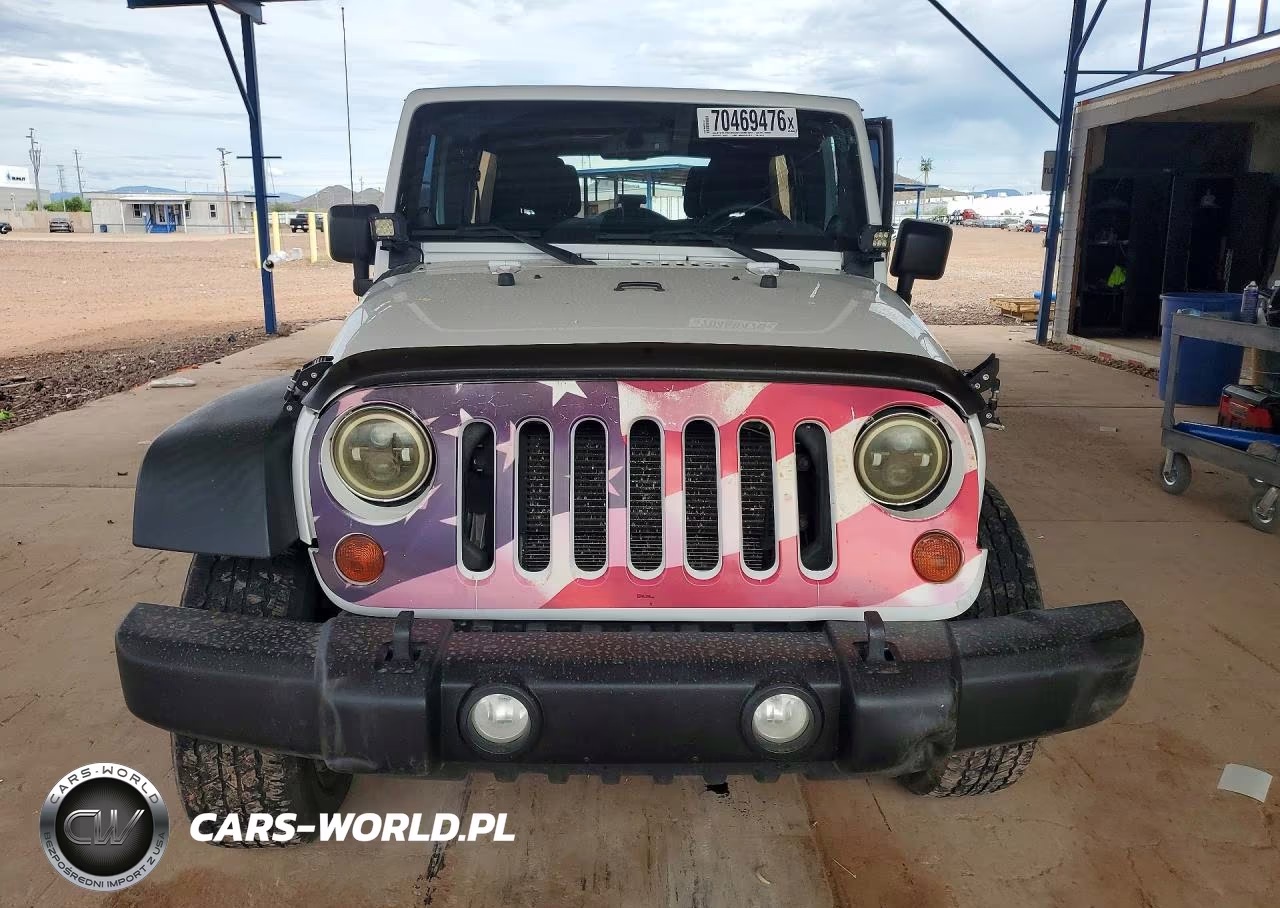 2013 Jeep Wrangler Unlimited Sport VIN:1C4BJWDG2DL643129 - 5