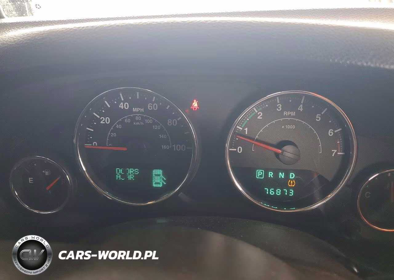 2013 Jeep Wrangler Unlimited Sport VIN:1C4BJWDG2DL643129 - 9