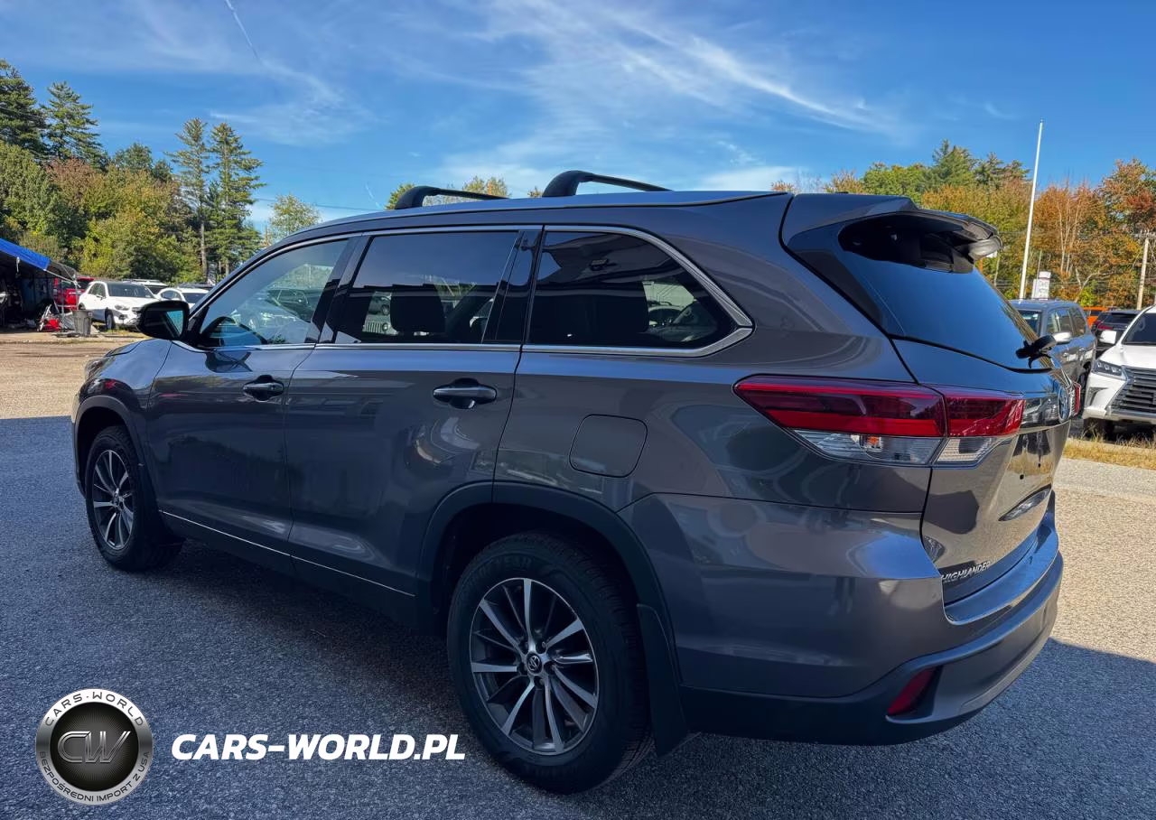 2017 Toyota Highlander Xle VIN:5TDJZRFH1HS509082 - 3