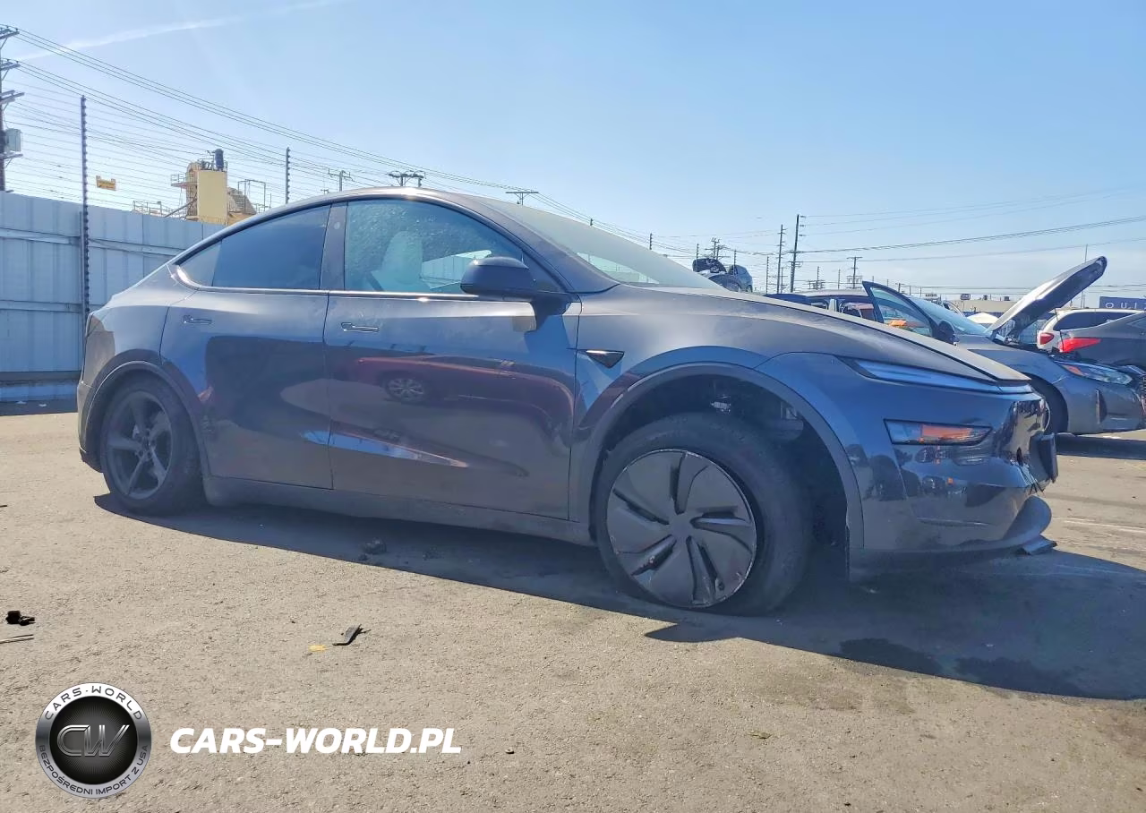 2026 Tesla Model Y VIN:7SAYGDED1TF647355 - 4