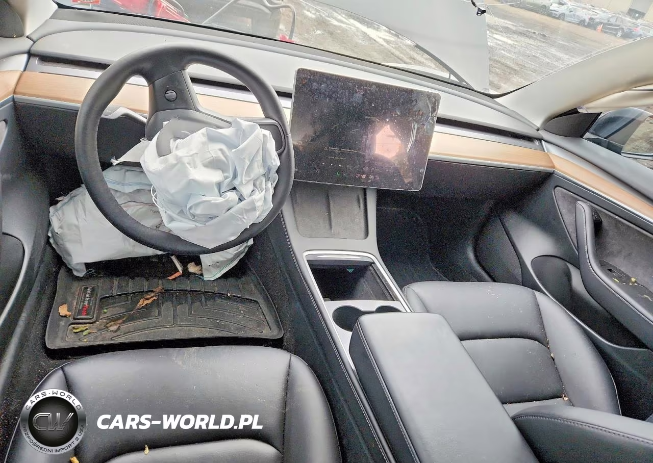 2023 Tesla Model 3 VIN:5YJ3E1EC9PF618064 - 8