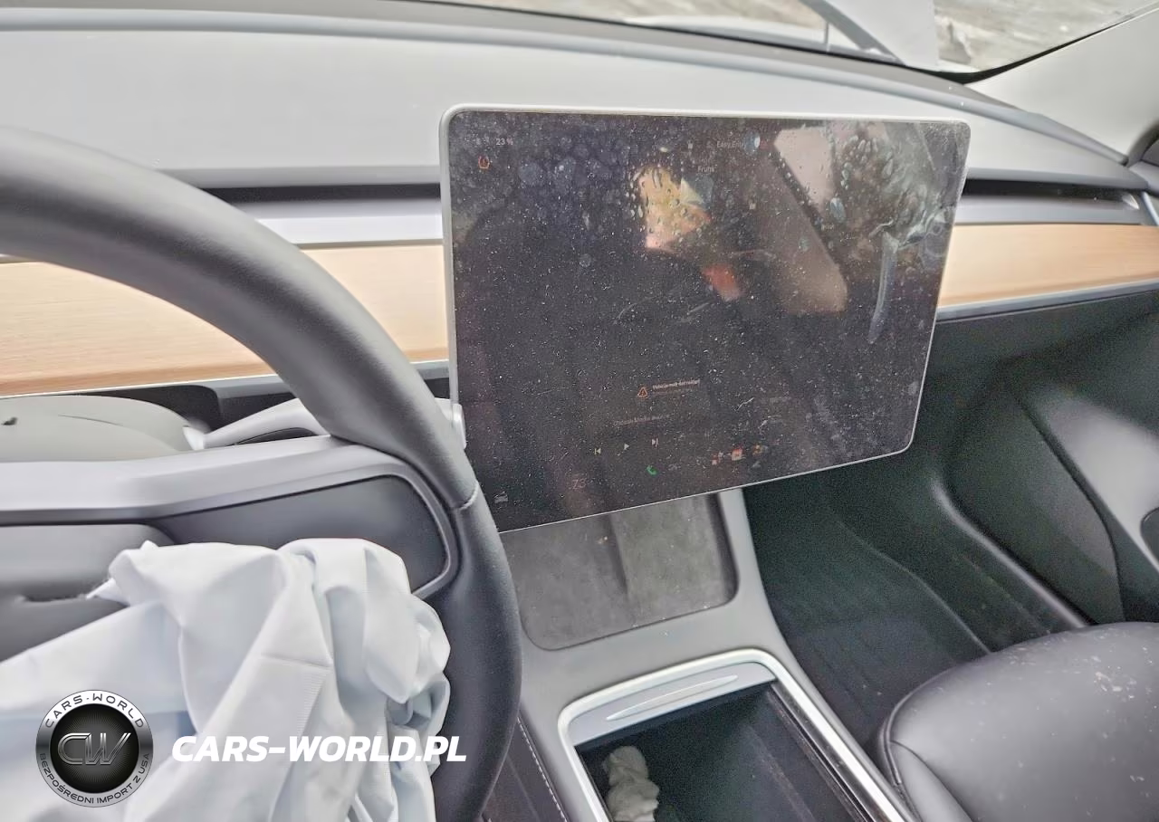 2023 Tesla Model 3 VIN:5YJ3E1EC9PF618064 - 9