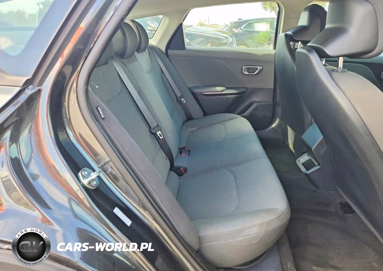 2025 Kia K4 VIN:3KPFT4DE8SE006637 - 10