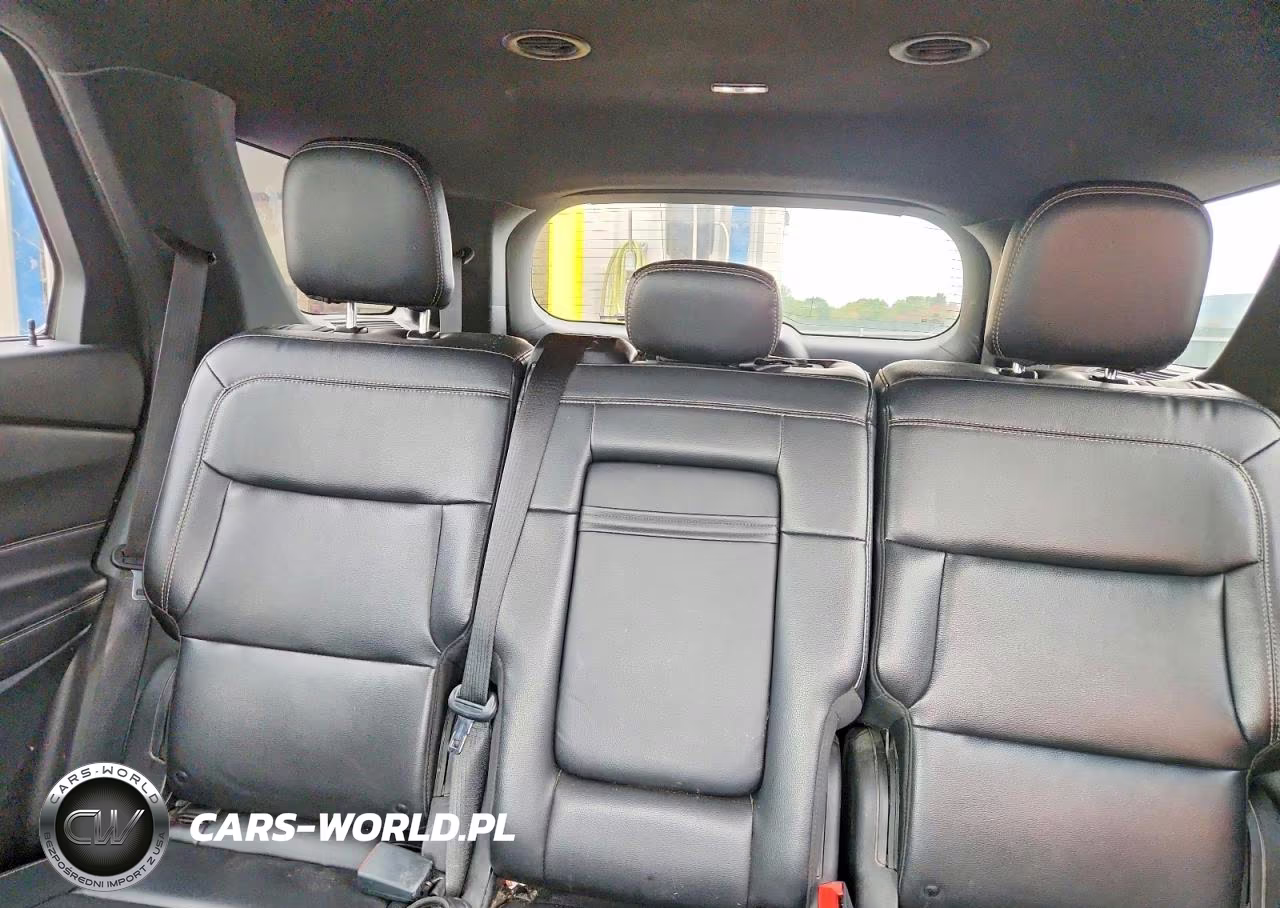 2020 Ford Explorer Xlt VIN:1FMSK8DH5LGC18833 - 10