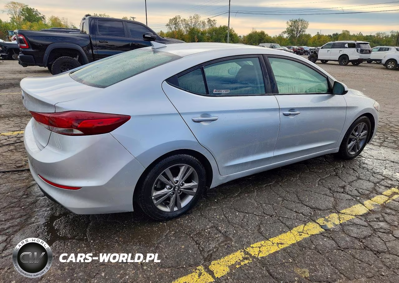 2018 Hyundai Elantra Value Edition VIN:5NPD84LF4JH348762 - 3