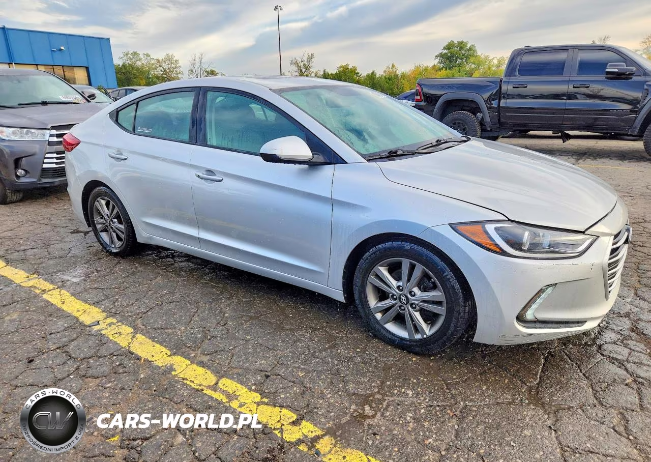 2018 Hyundai Elantra Value Edition VIN:5NPD84LF4JH348762 - 4
