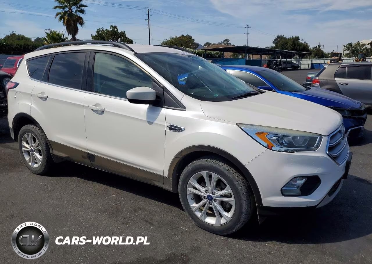 2017 Ford Escape Se VIN:1FMCU0GD2HUD66424 - 4