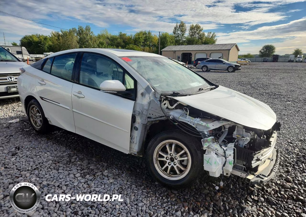 2016 Toyota Prius Four VIN:JTDKARFU0G3026613 - 4