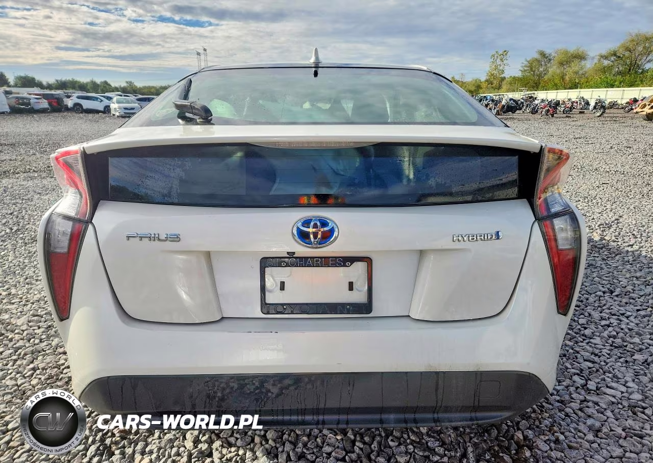 2016 Toyota Prius Four VIN:JTDKARFU0G3026613 - 6