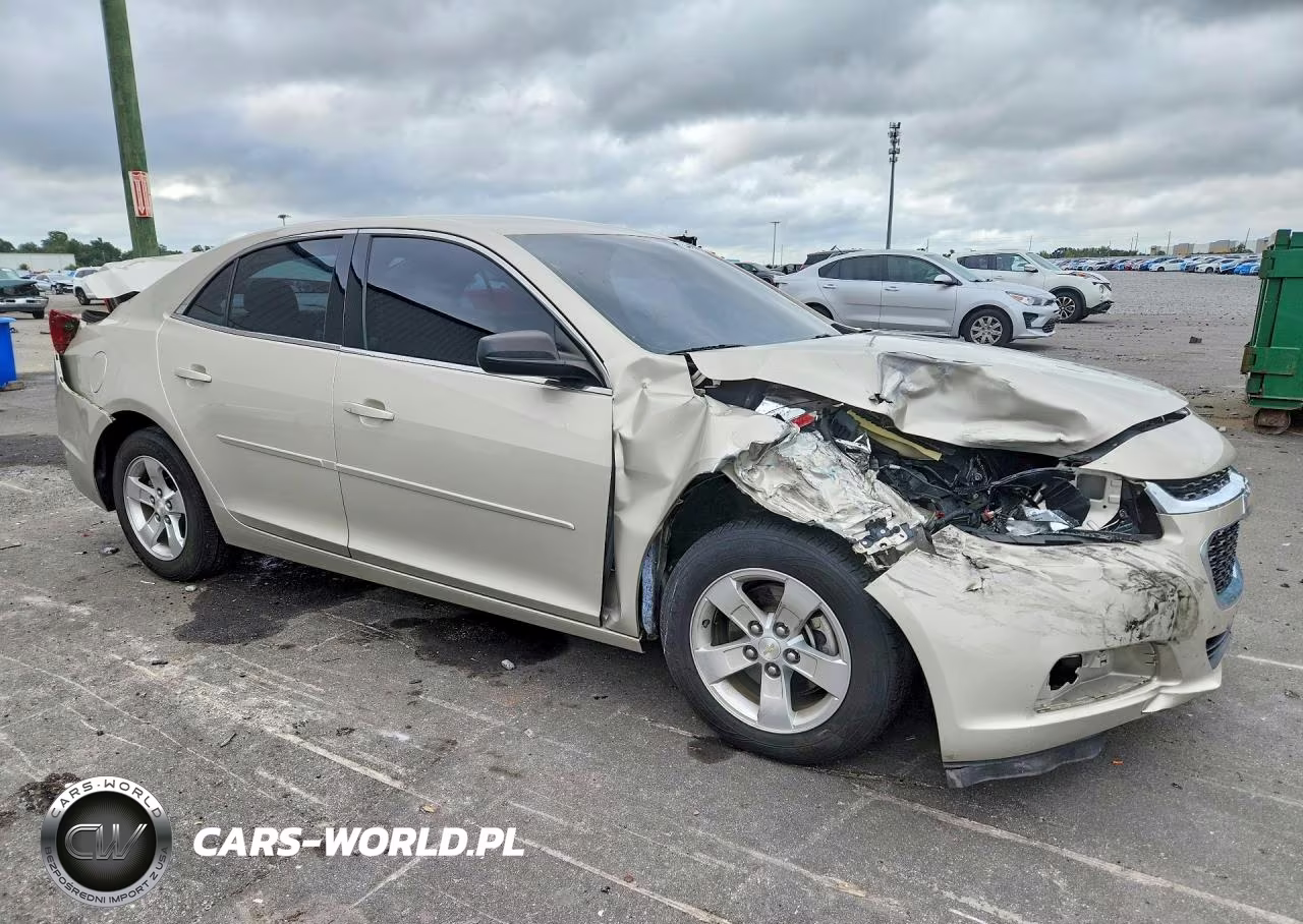 2015 Chevrolet Malibu Ls VIN:1G11B5SL2FF347976 - 4