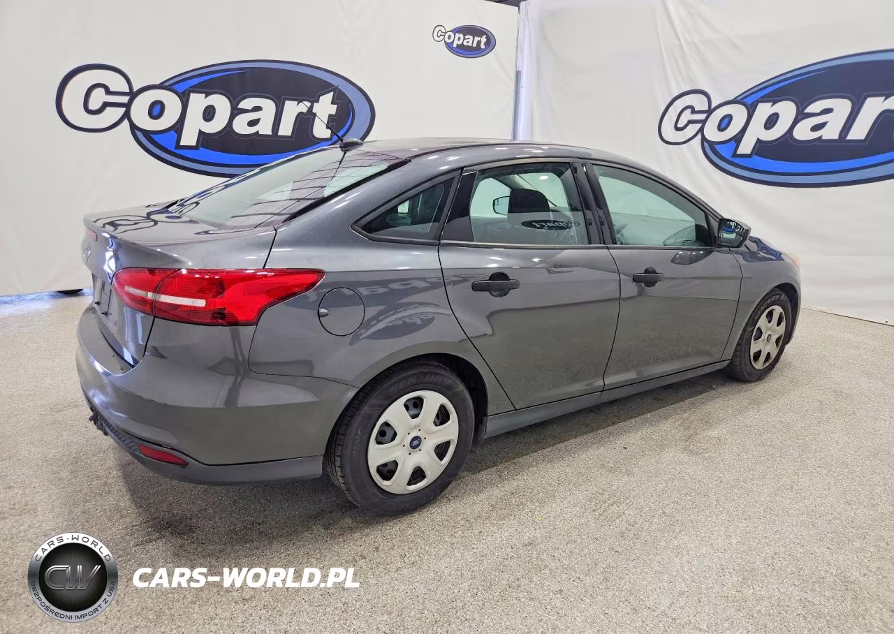 2017 Ford Focus S VIN:1FADP3E24HL235963 - 3