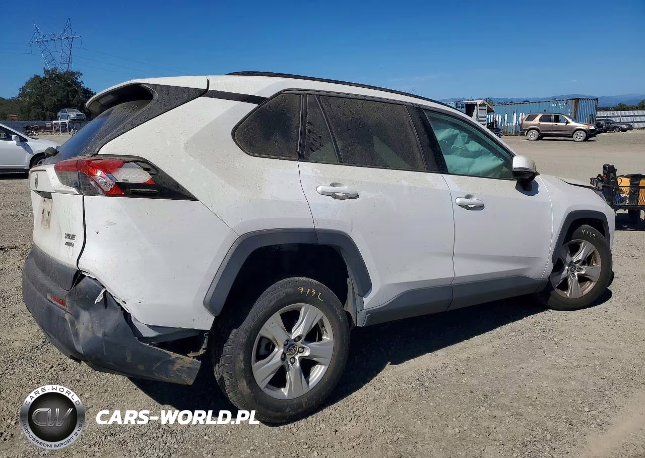 2021 Toyota Rav4 Xle VIN:2T3P1RFV8MC246817 - 3