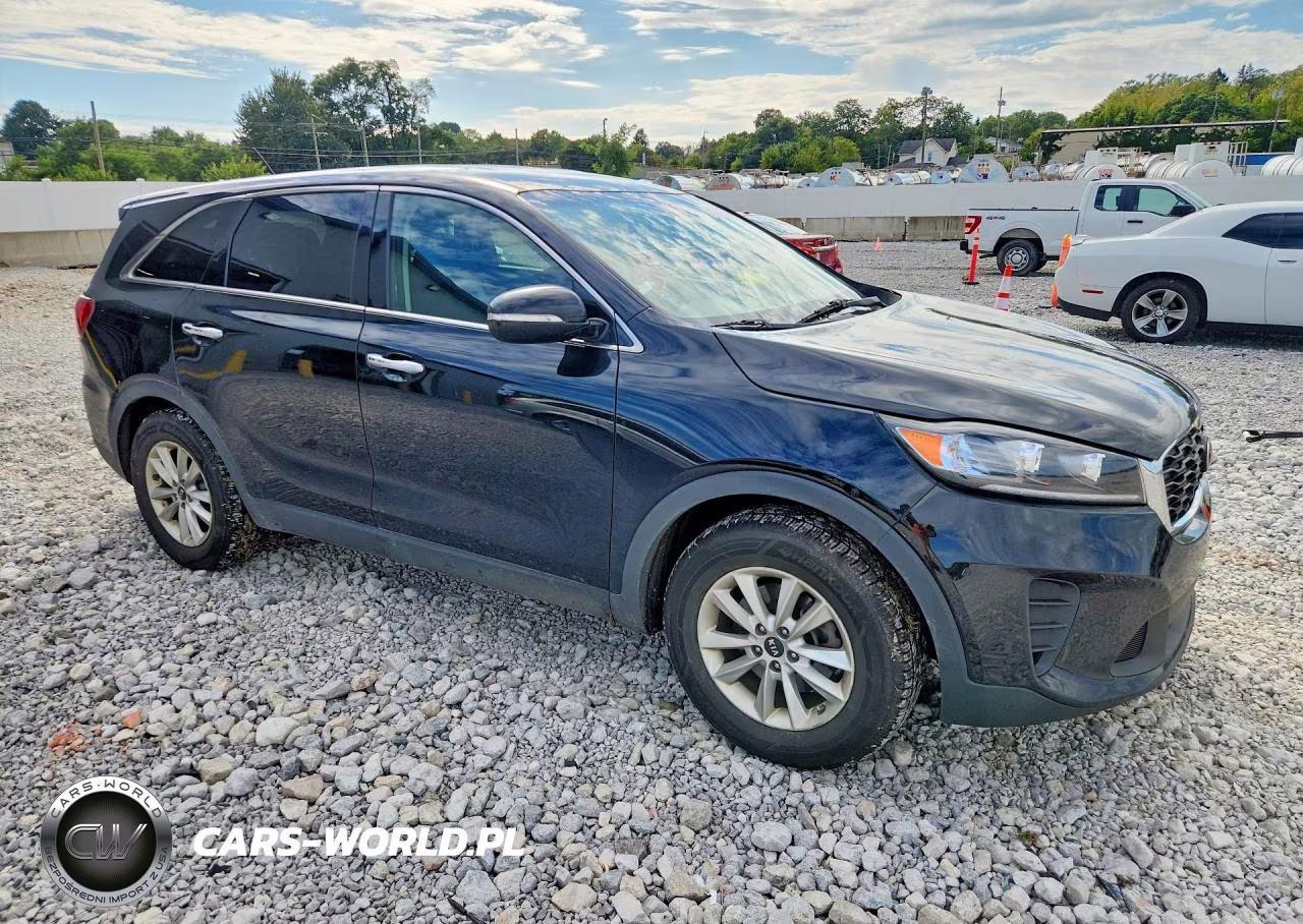 2019 Kia Sorento L VIN:5XYPG4A31KG478483 - 4