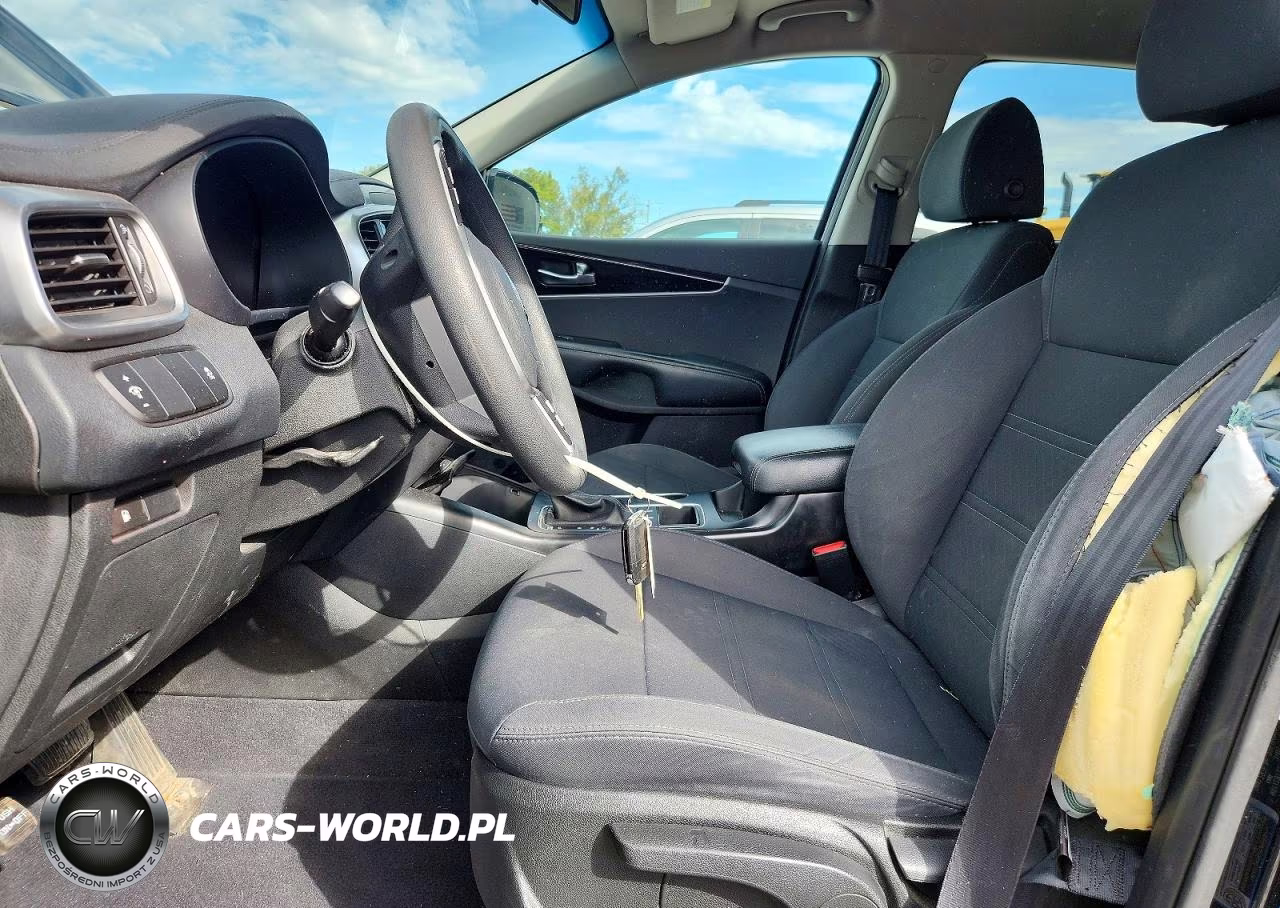 2019 Kia Sorento L VIN:5XYPG4A31KG478483 - 7