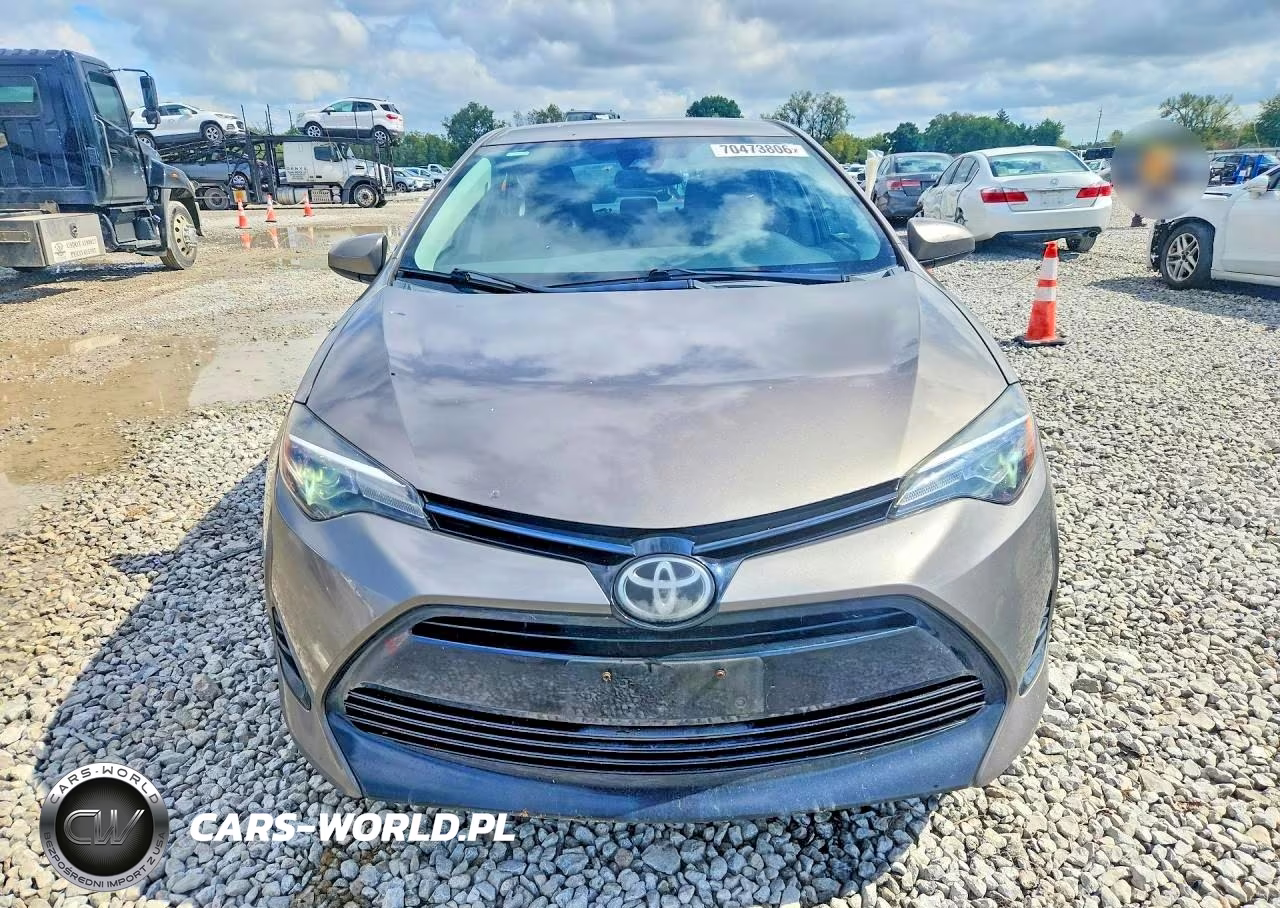 2017 Toyota Corolla Le VIN:2T1BURHE2HC865913 - 5