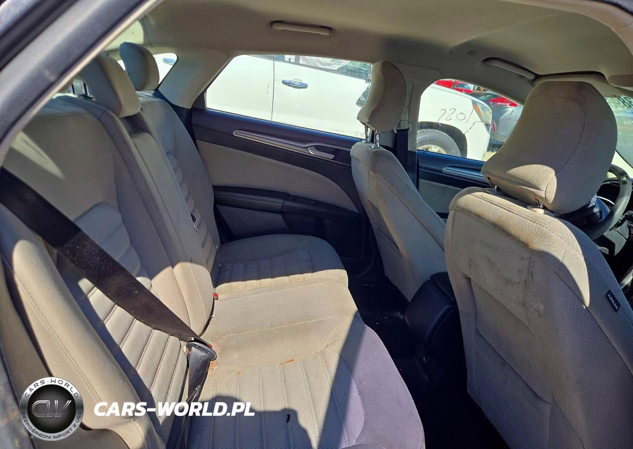 2018 Ford Fusion S Hybrid VIN:3FA6P0UU6JR122243 - 10