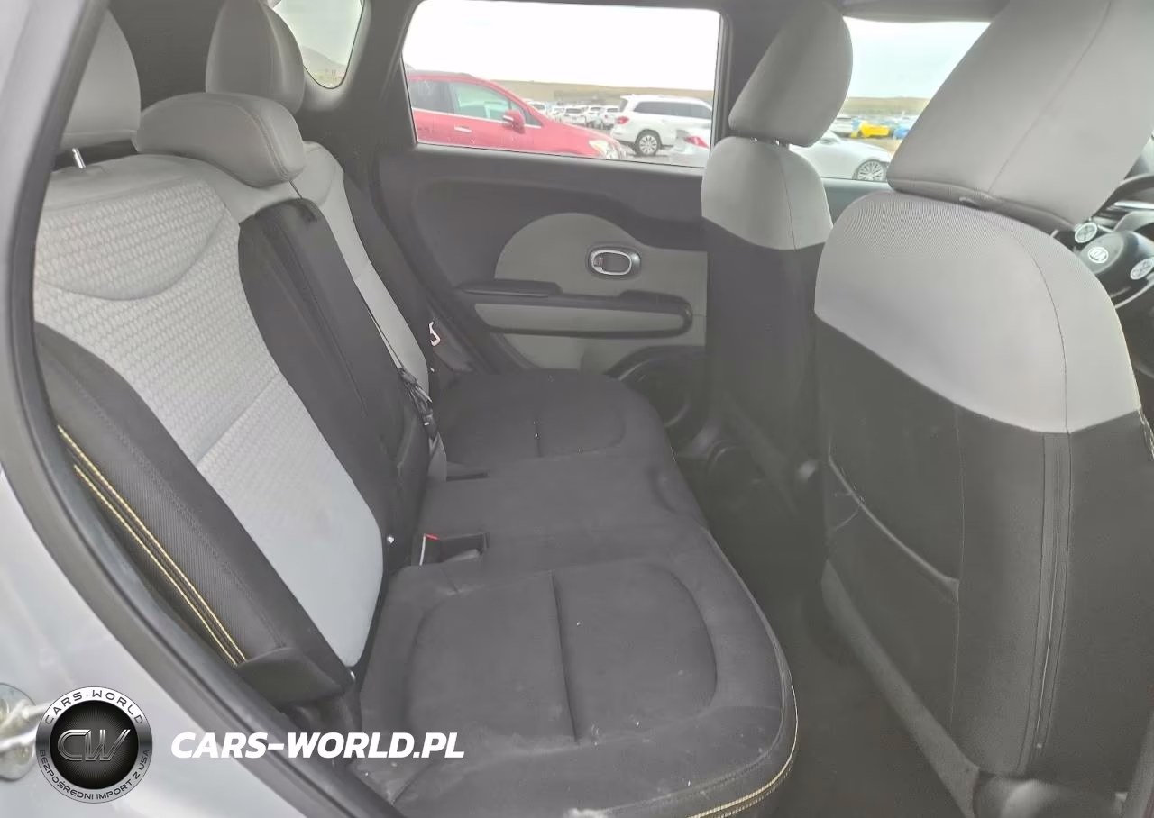 2015 Kia Soul + VIN:KNDJP3A59F7772928 - 10