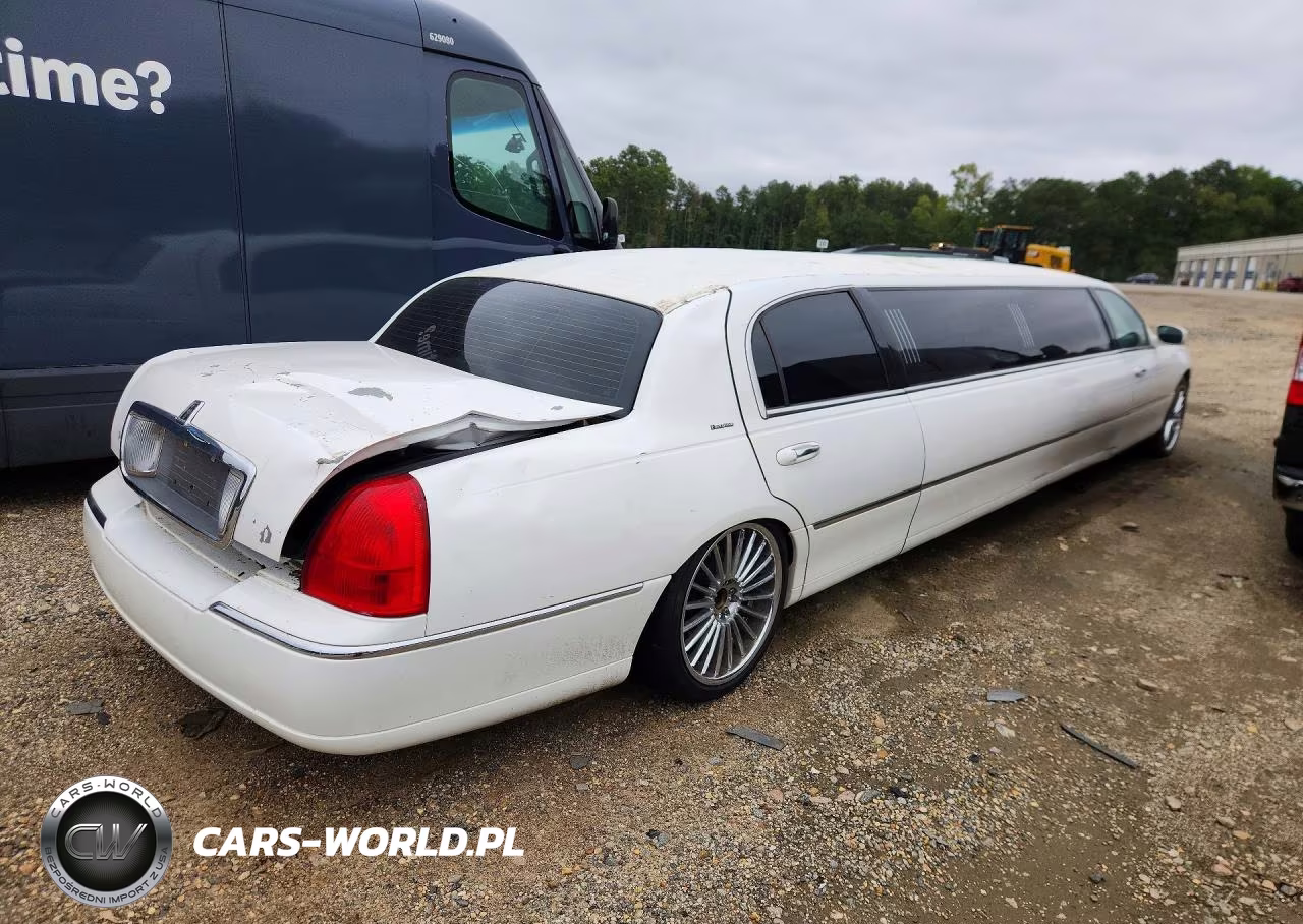 2007 Lincoln Town Car Executive VIN:1L1FM88W07Y604372 - 3