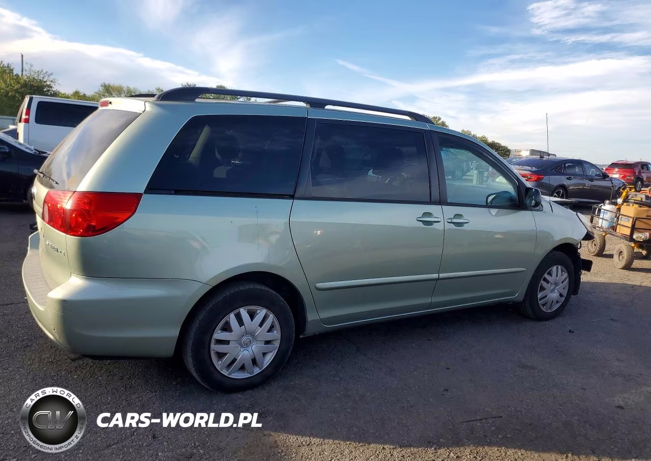 2010 Toyota Sienna Le 7-Passenger VIN:5TDKK4CC7AS316056 - 3