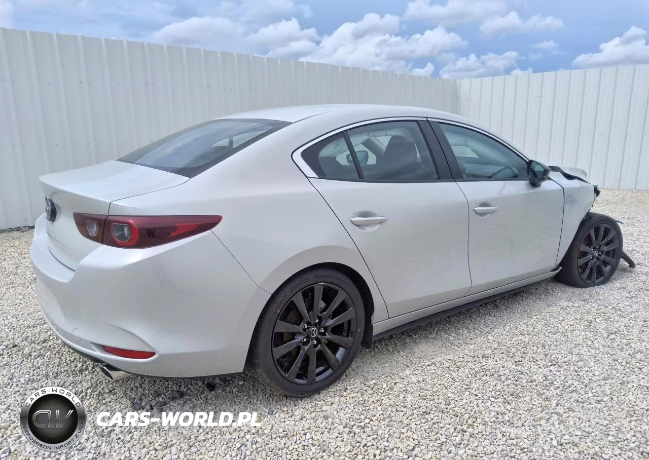2026 Mazda 3 Select Sport VIN:JM1BPABL4T1865943 - 3
