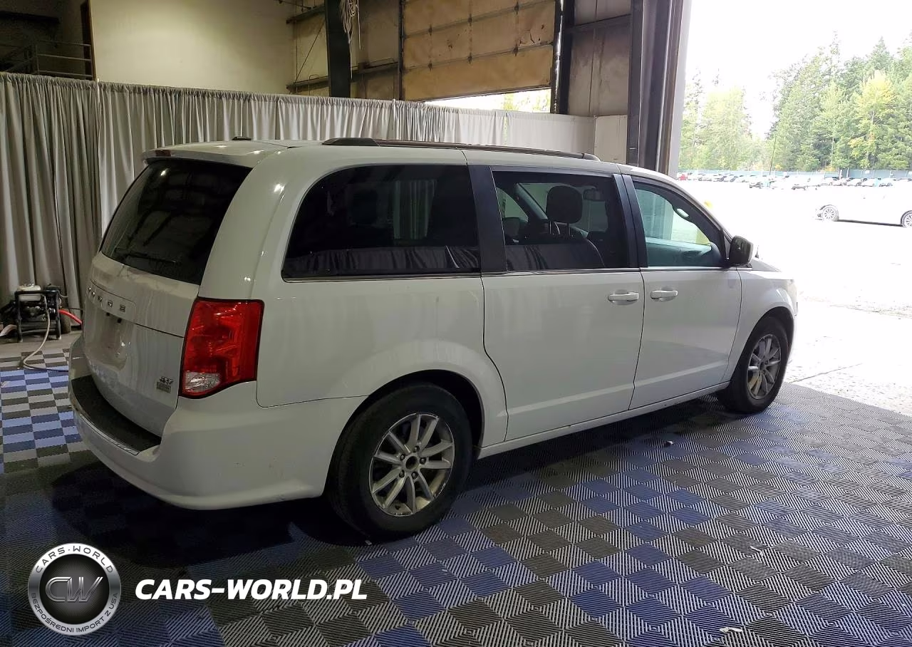 2019 Dodge Grand Caravan Sxt VIN:2C4RDGCG2KR723838 - 3