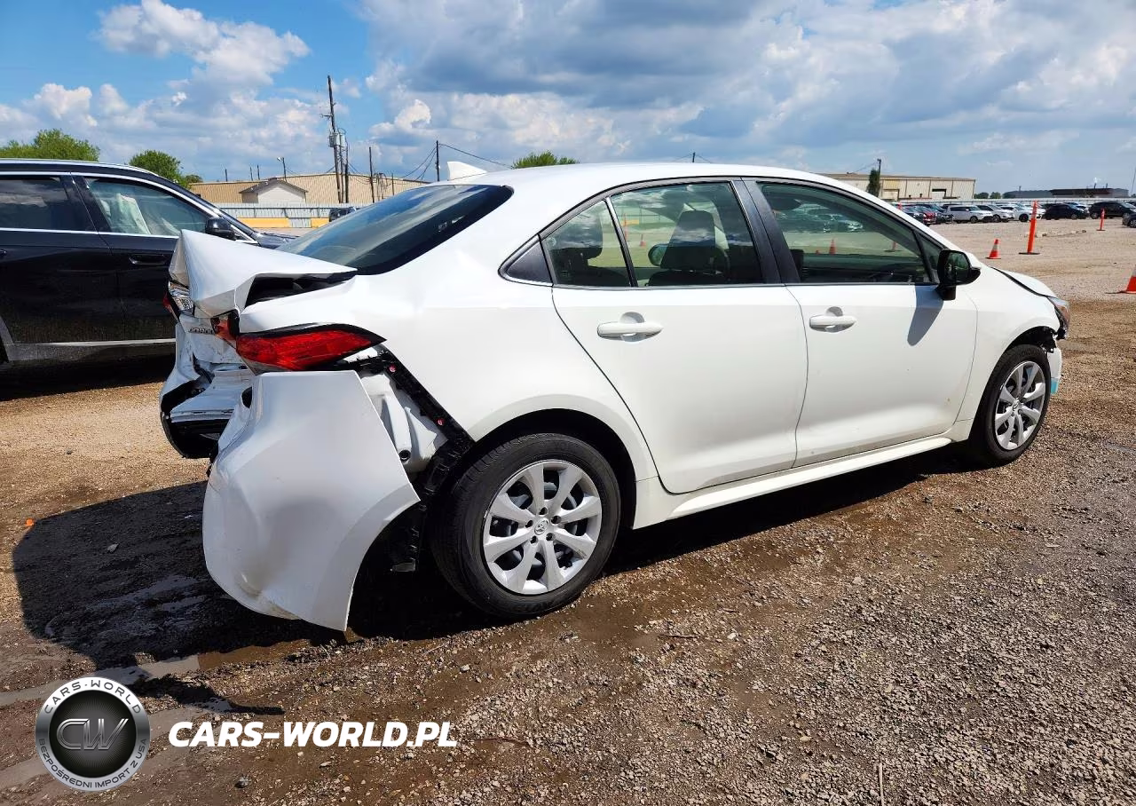 2026 Toyota Corolla Hybrid Le VIN:JTDBCMFE8T3140696 - 3