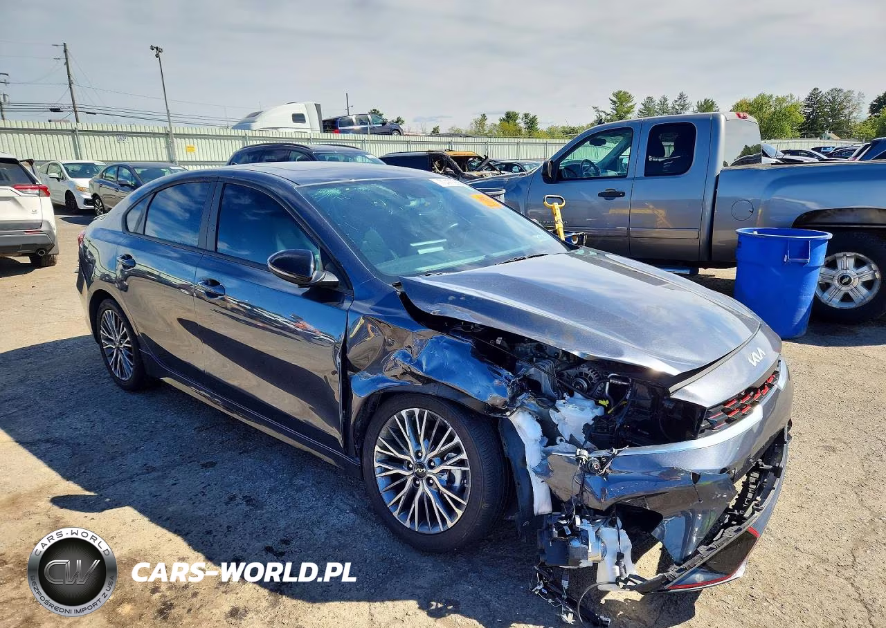2023 Kia Forte Gt Line VIN:3KPF54AD4PE613342 - 4