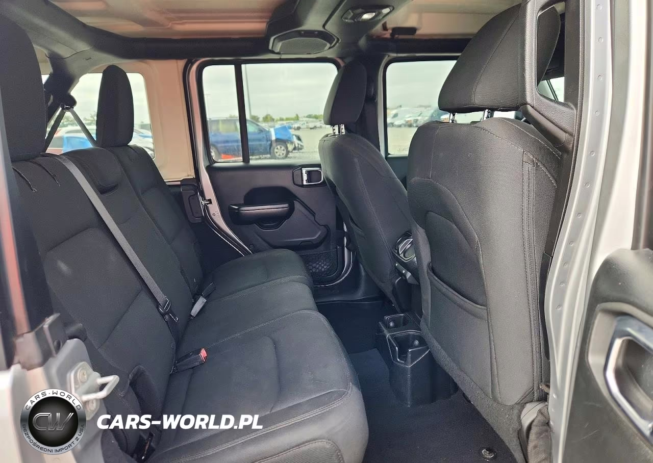 2018 Jeep Wrangler Unlimited Sport VIN:1C4HJXDNXJW206858 - 10