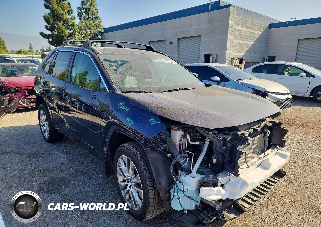 2022 Toyota Rav4 Xle Premium VIN:2T3C1RFV8NW235816 - 4