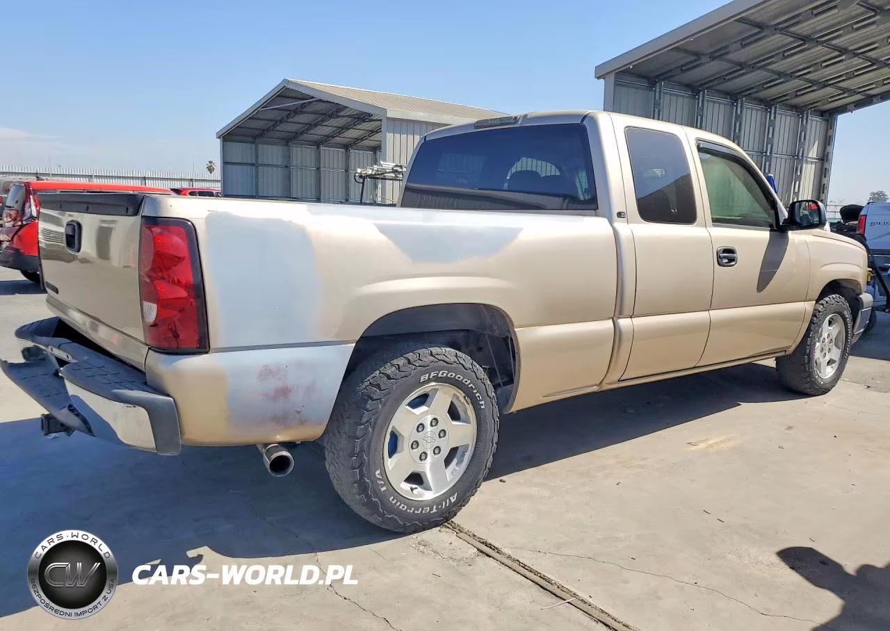 2005 Chevrolet Silverado C1500 VIN:2GCEC19T151298134 - 3