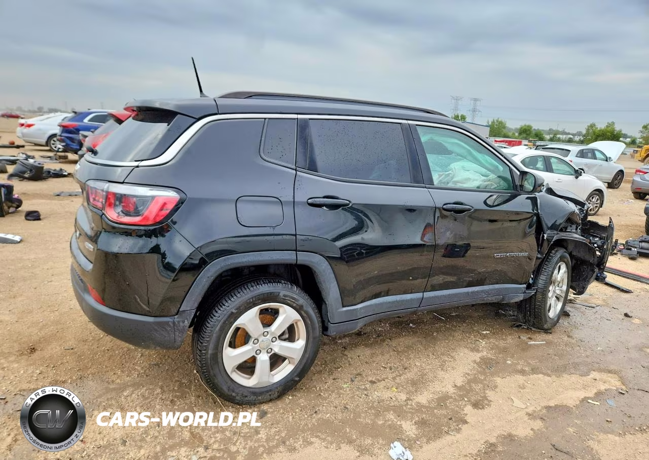 2018 Jeep Compass Latitude VIN:3C4NJDBB8JT480107 - 3
