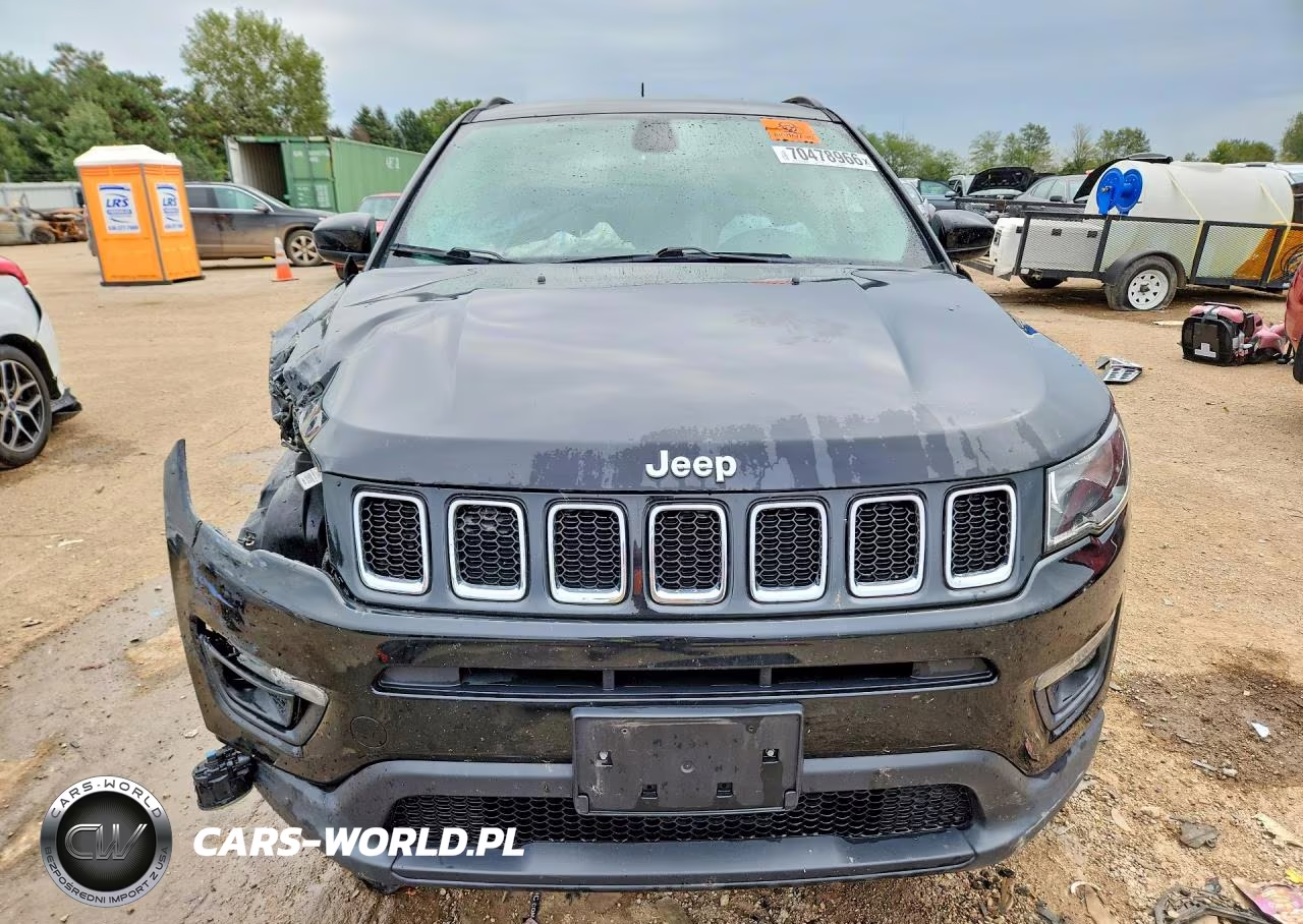2018 Jeep Compass Latitude VIN:3C4NJDBB8JT480107 - 5