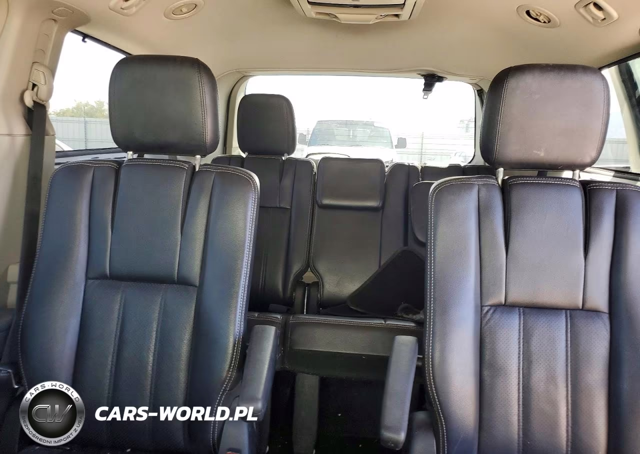 2012 Chrysler Town & Country Touring L VIN:2C4RC1CG6CR151402 - 10