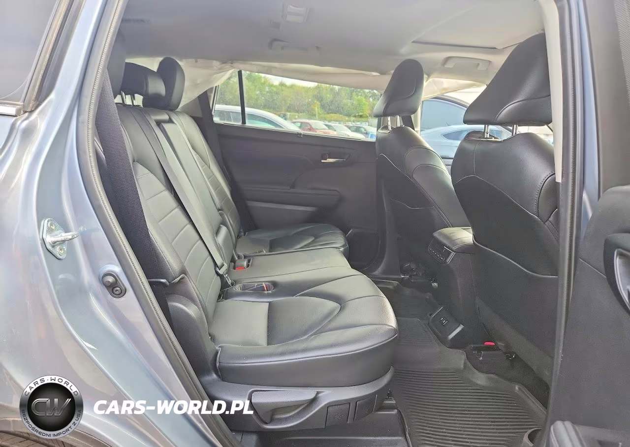 2021 Toyota Highlander Xle VIN:5TDHZRBHXMS093404 - 11