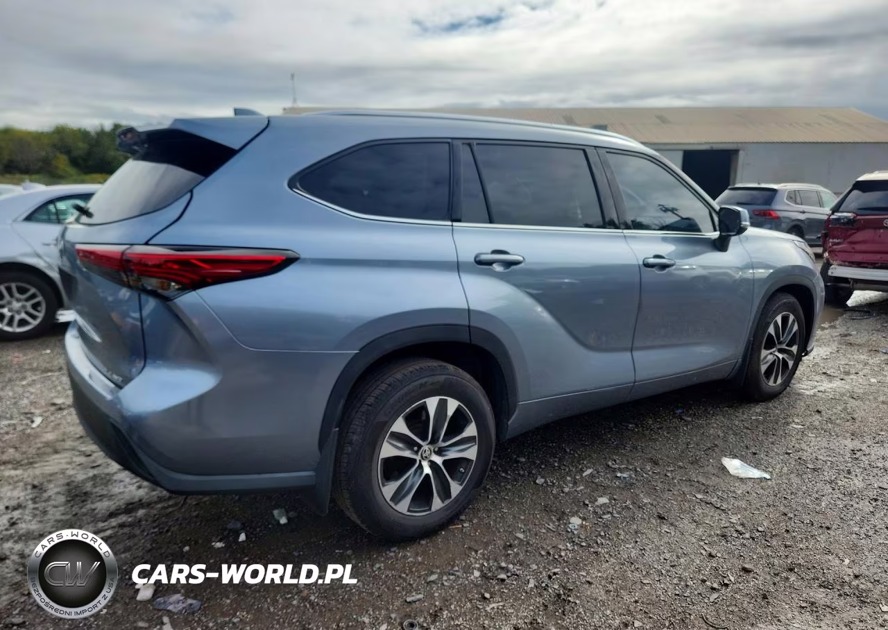 2021 Toyota Highlander Xle VIN:5TDHZRBHXMS093404 - 3
