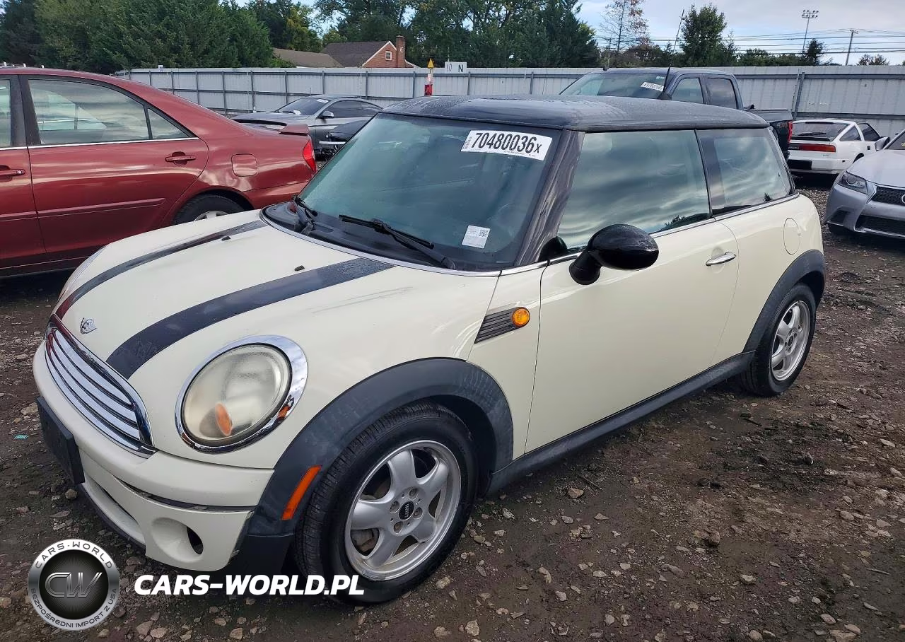 2010 Mini Cooper VIN:WMWMF3C56ATZ64480 - 1