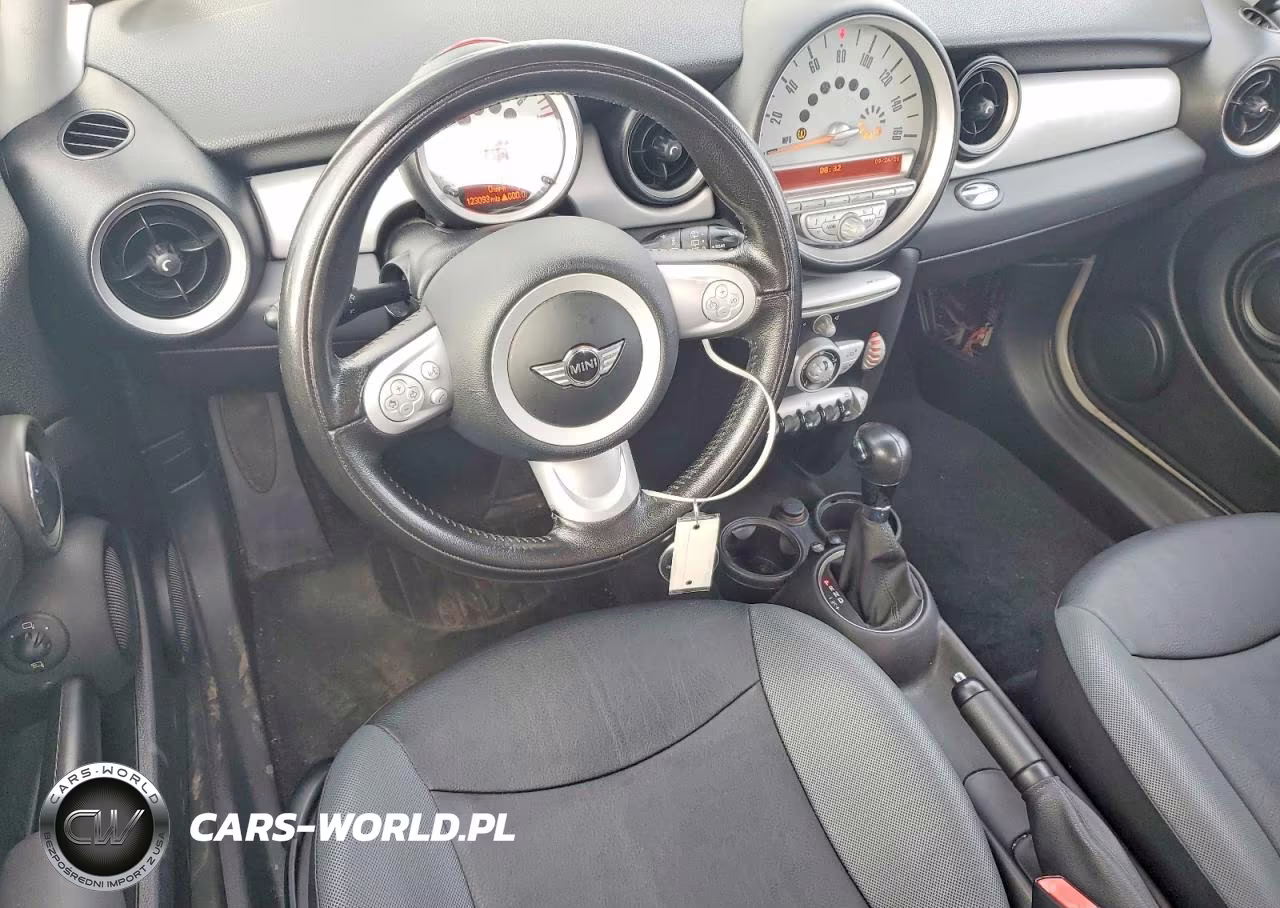 2010 Mini Cooper VIN:WMWMF3C56ATZ64480 - 8