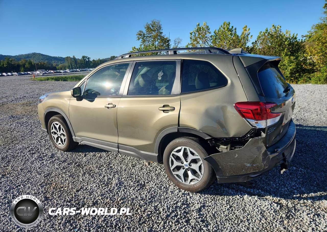 2023 Subaru Forester Premium VIN:JF2SKAEC0PH452975 - 2