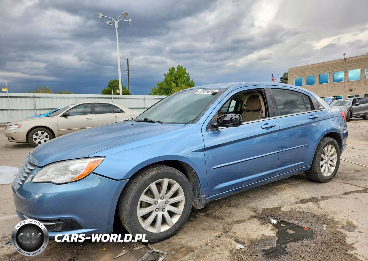 2011 Chrysler 200 Touring – zdjęcie 1 z 12