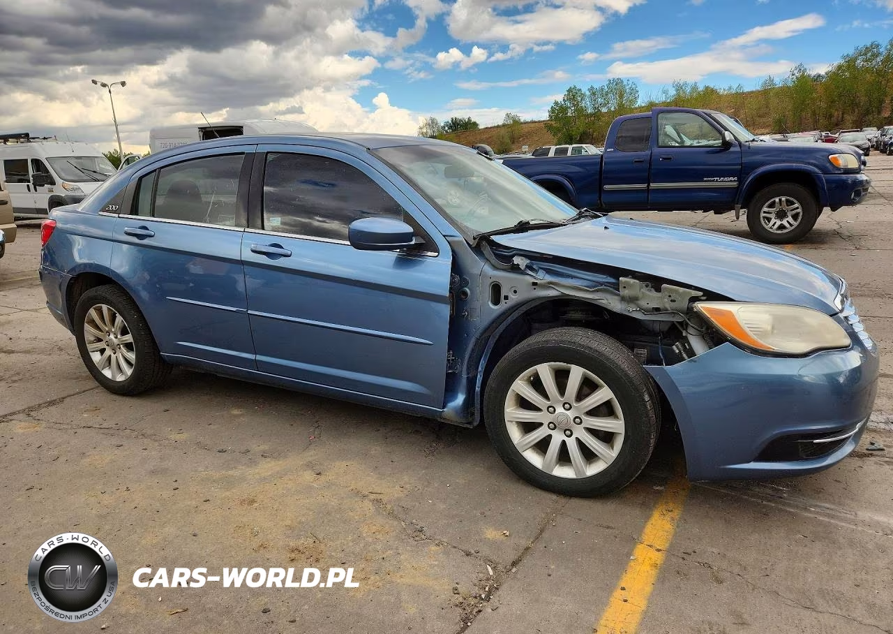 2011 Chrysler 200 Touring VIN:1C3BC1FG7BN538506 - 4