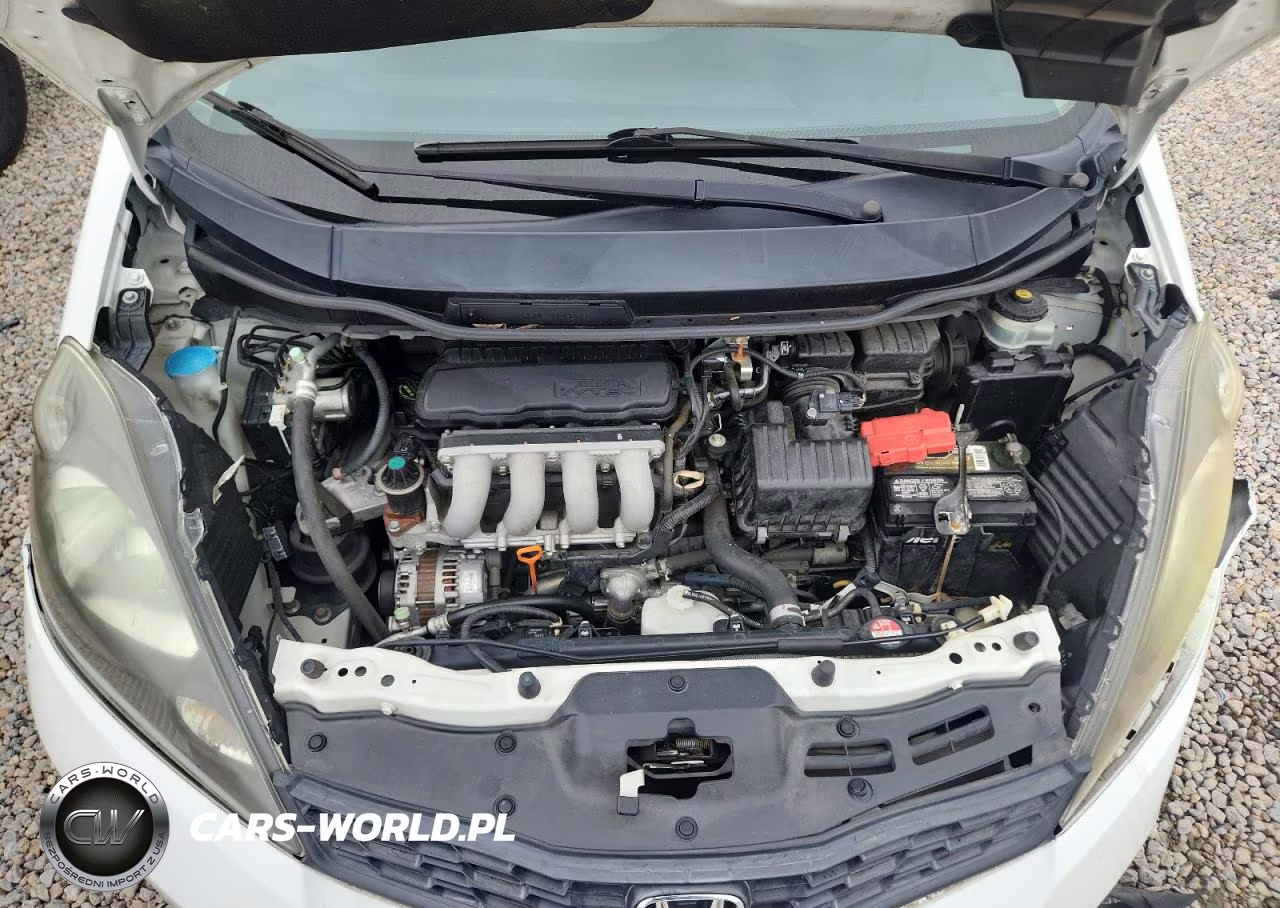2013 Honda Fit Sport VIN:JHMGE8H55DC030418 - 11