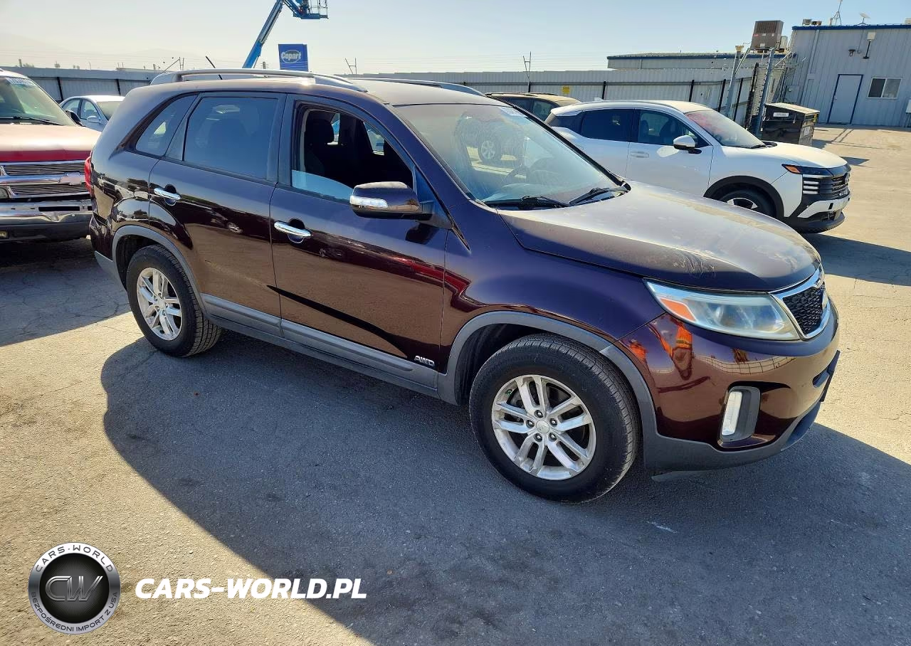 2014 Kia Sorento Lx VIN:5XYKTCA64EG451602 - 4