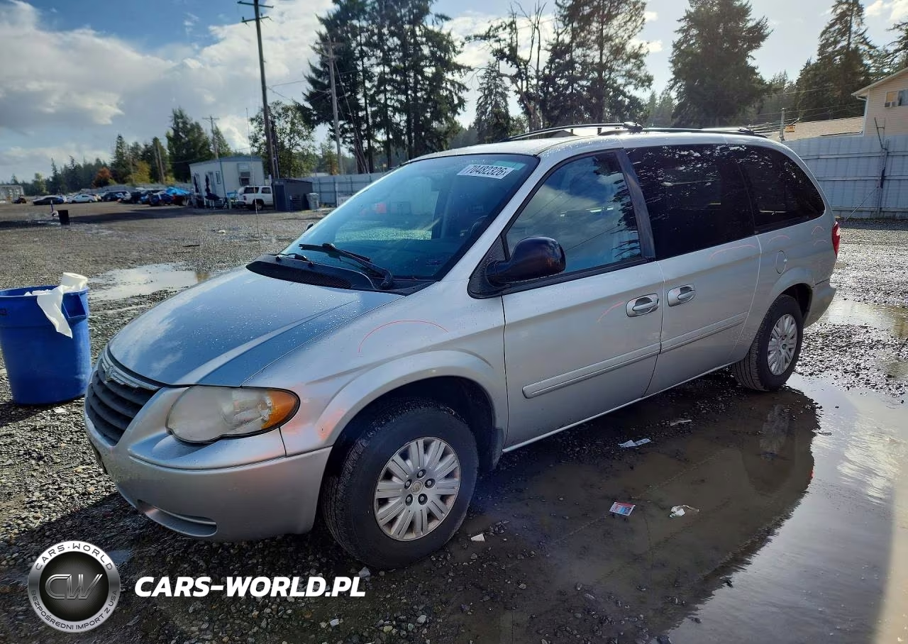 2006 Chrysler Town & Country Lx